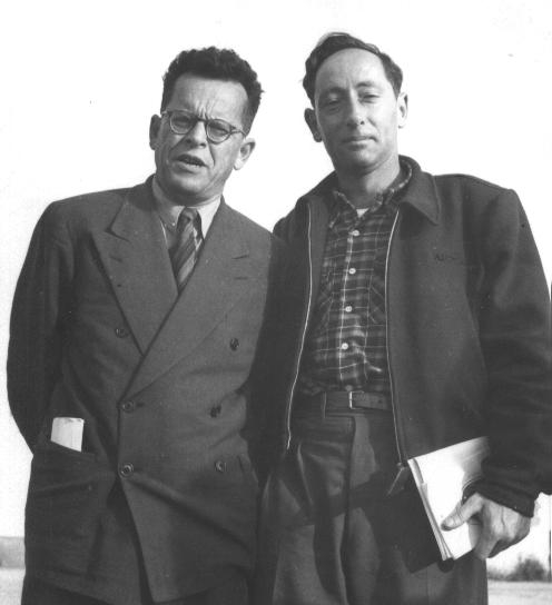 עם הסופר  יגאל מוסינזון - 1949